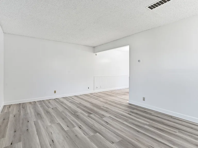 3194 Pawnee Way — Photo 6