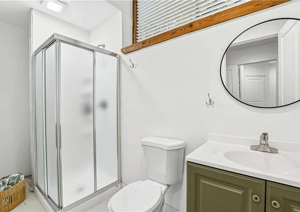 36th image of 2965 Pond View Ct