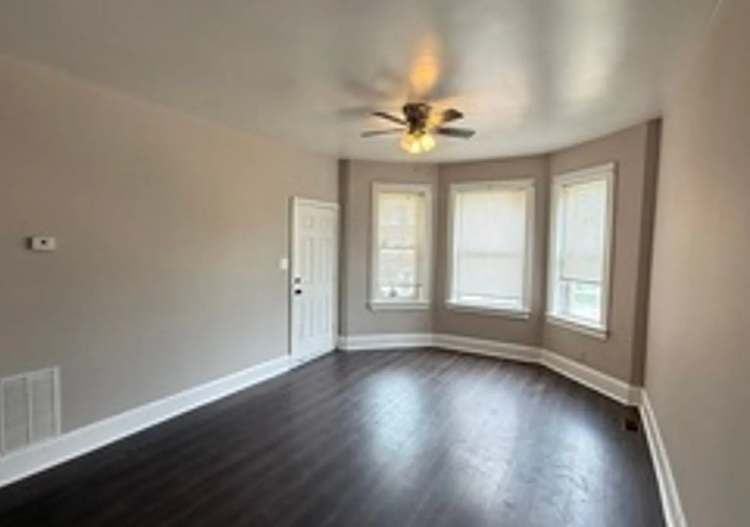 8420 S Manistee Avenue — Photo 4