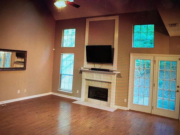 5th image of 1605 Deer Valley Dr