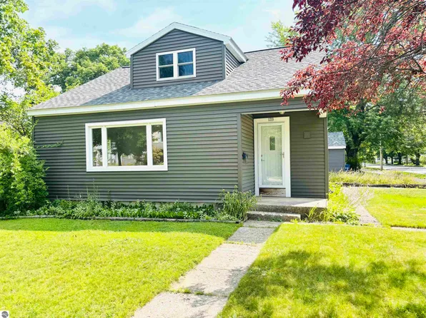 1219 S Union St, Traverse City, MI 49684