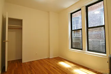 Rented by aptsandlofts.com