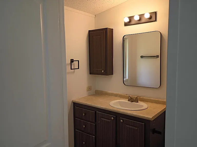 32 Luke Dr — Photo 7
