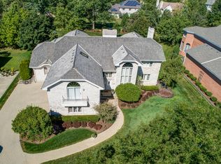 152 Saint Francis Cir, Oak Brook, IL