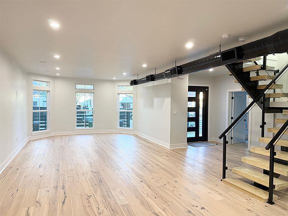 5th image of 1617 Common St