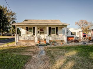121 W Center St, Troy, IL 62294