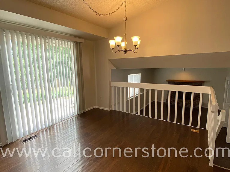 3795 Valley View St — Photo 3
