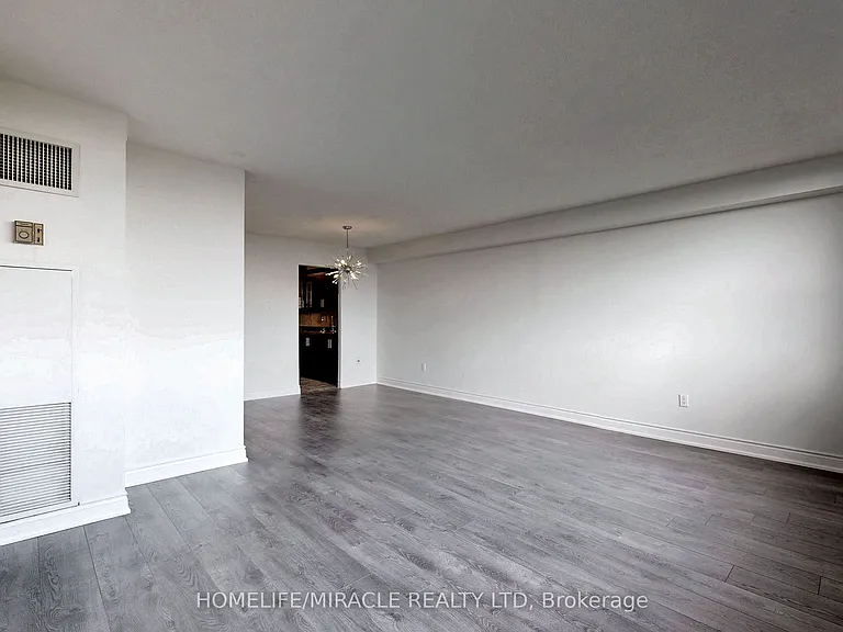 10 Tobermory Dr #1206 — Photo 12