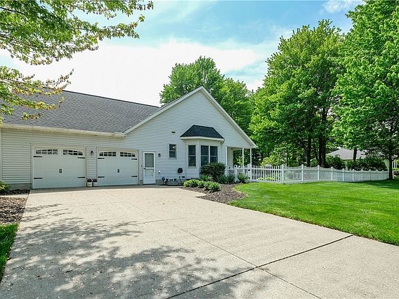 2nd image of 2494 Candlewood Dr