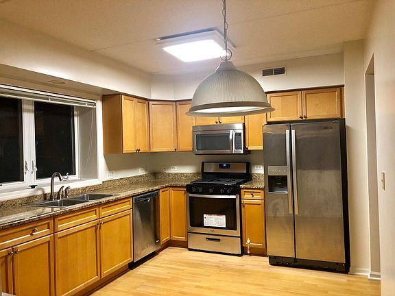 4th image of 365 Graceland Ave Unit 203A