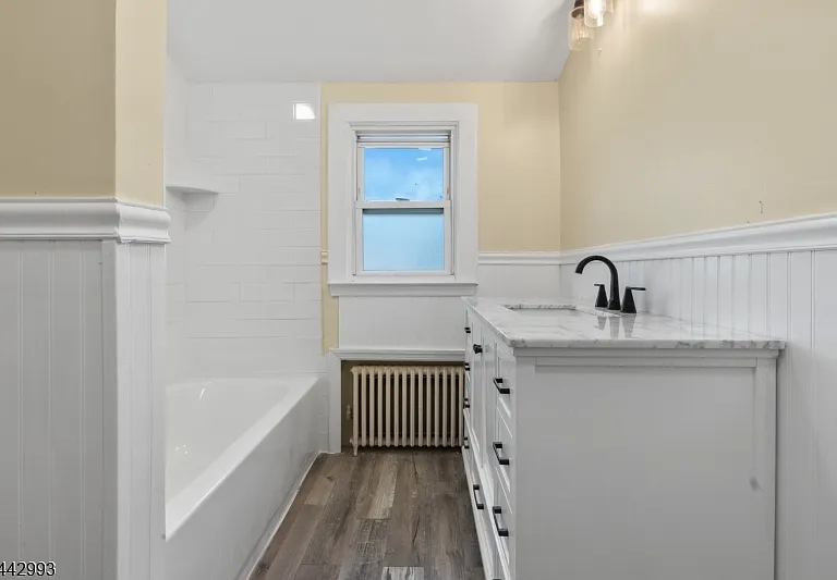 196 Broughton Ave — Photo 5