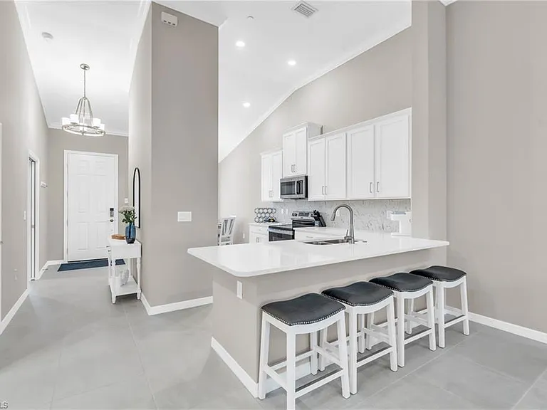 11811 Venetian Lagoon Dr #202 — Photo 11