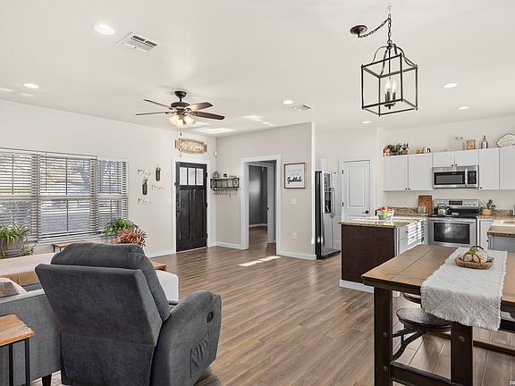 3rd image of 1922 Weston Loop