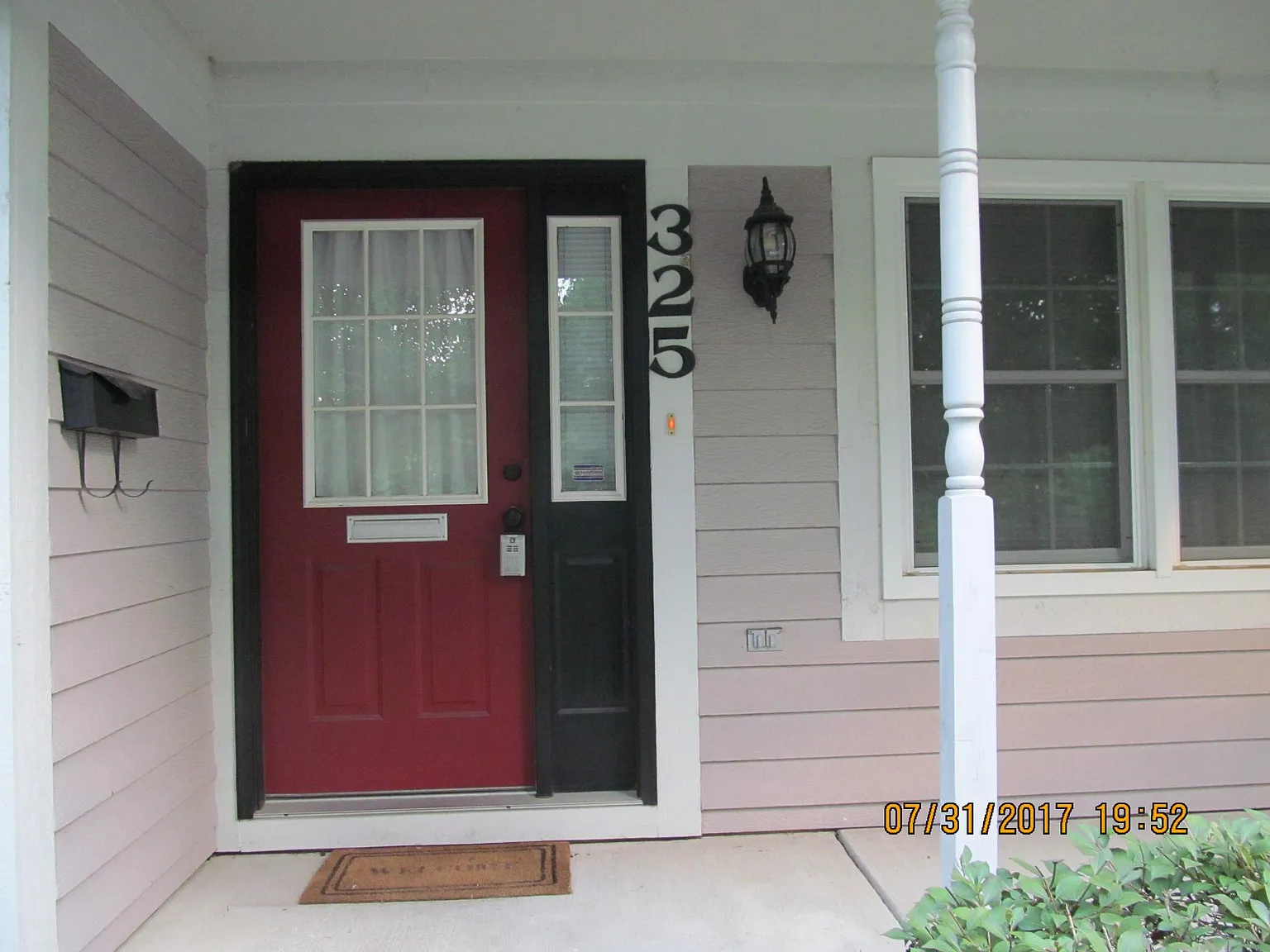 325 E Fall Creek Parkway South Dr — Photo 2