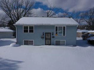 100 N Pine Ln, Glenwood, IL