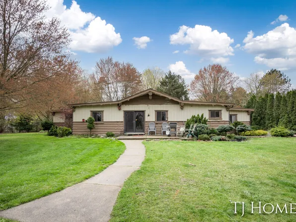 9397 Alpine Ave NW, Sparta, MI 49345