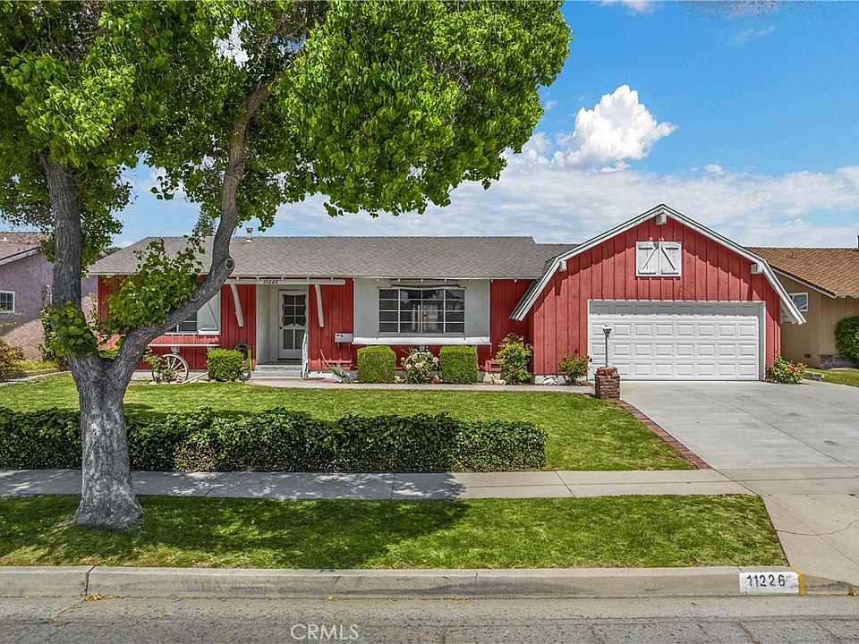 1st image of 11226 Tigrina Ave