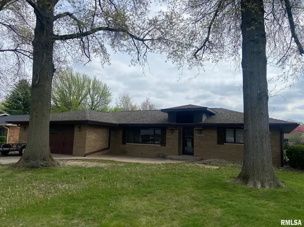906 Mesa Verde Ct, Taylorville, IL 62568