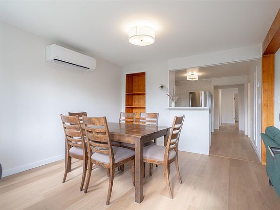 3rd image of 4533 Lathom Rd