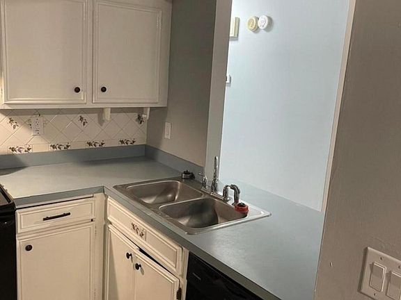 3rd image of 220 Brendalwood Blvd #A