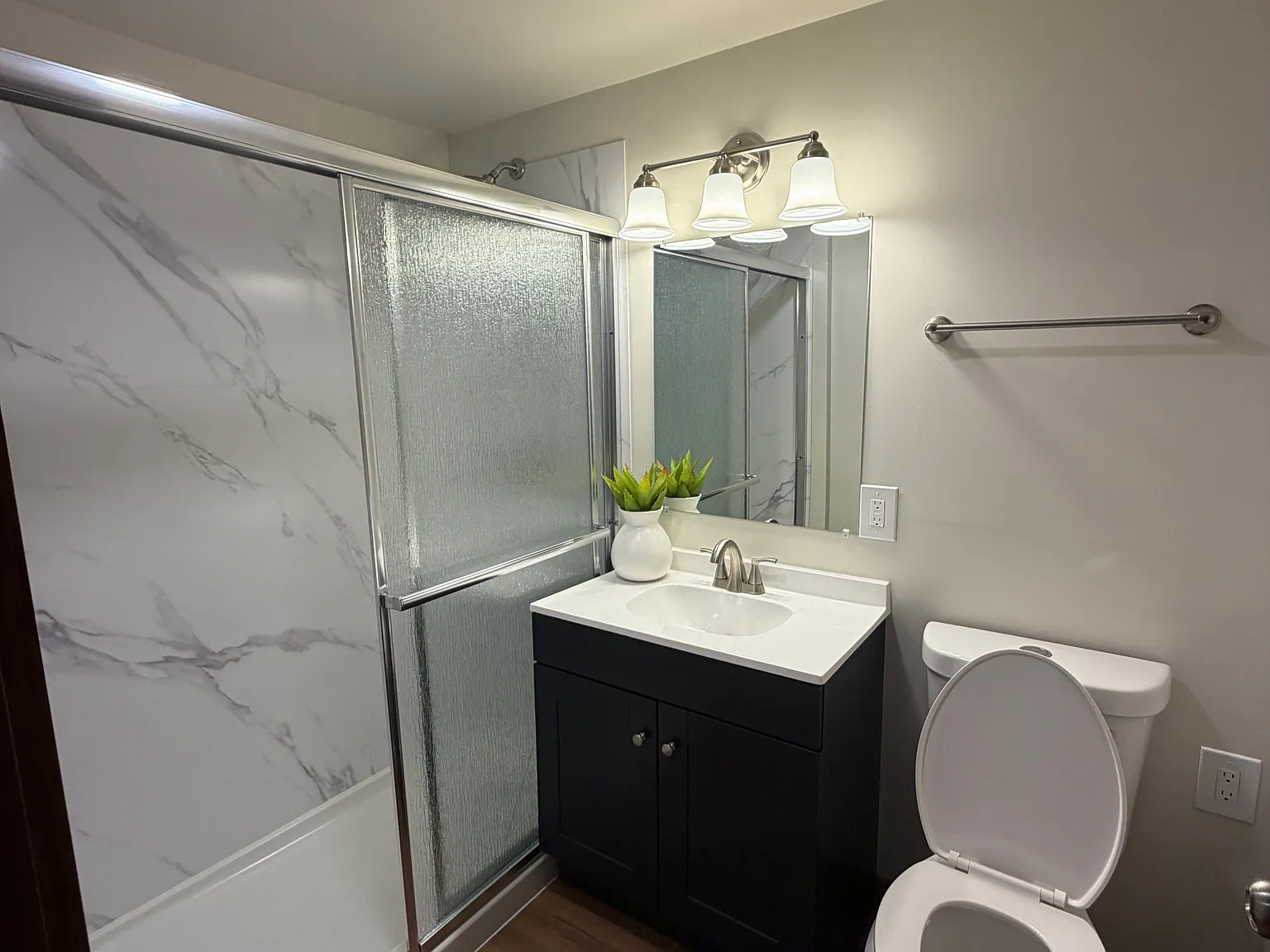 4 bed, 1940 sqft, $4,300 — Photo 2
