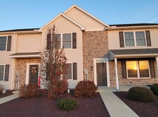 135 Cedarwood Dr, Denver, PA 17517