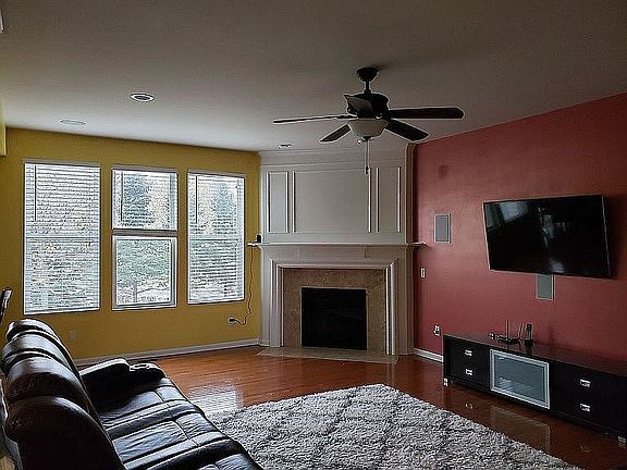 3rd image of 44861 Stockton Dr