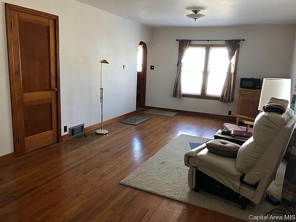 2nd image of 506 S East St