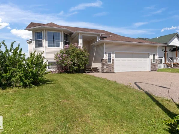 2613 6th Ave, Cold Lake, AB T9M 2C7