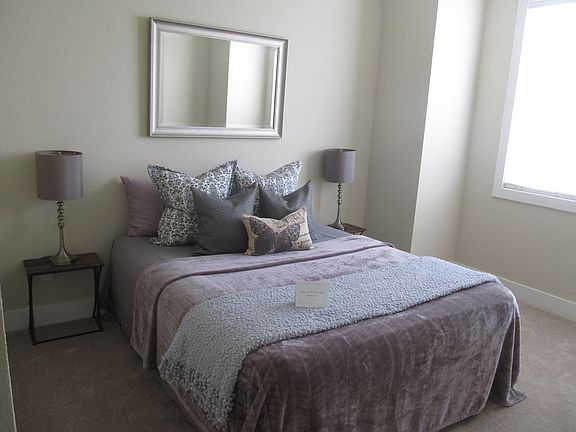 3rd image of 242 San Lorenzo Blvd
