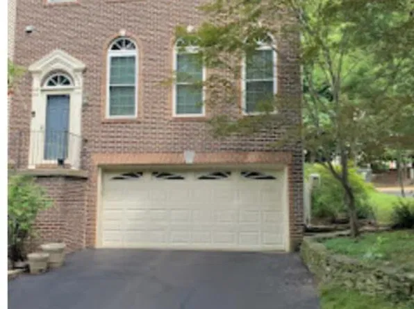 4023 Rosemeade Dr, Fairfax, VA 22033