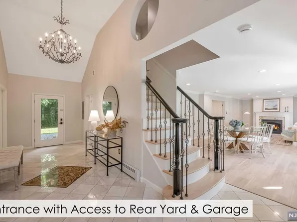 562 Forest Ave, Paramus, NJ 07652