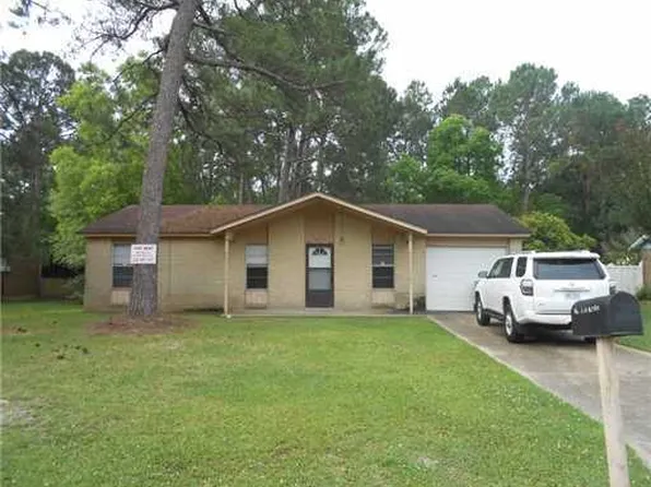2217 University St, Gautier, MS 39553