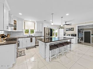 289 Cranberry Road, Farmingdale, NJ 07727