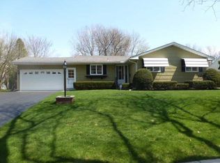 80 Driftwood Ln, Rochester, NY 14617