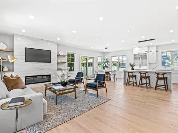 21 Vernon St, Newton, MA 02458