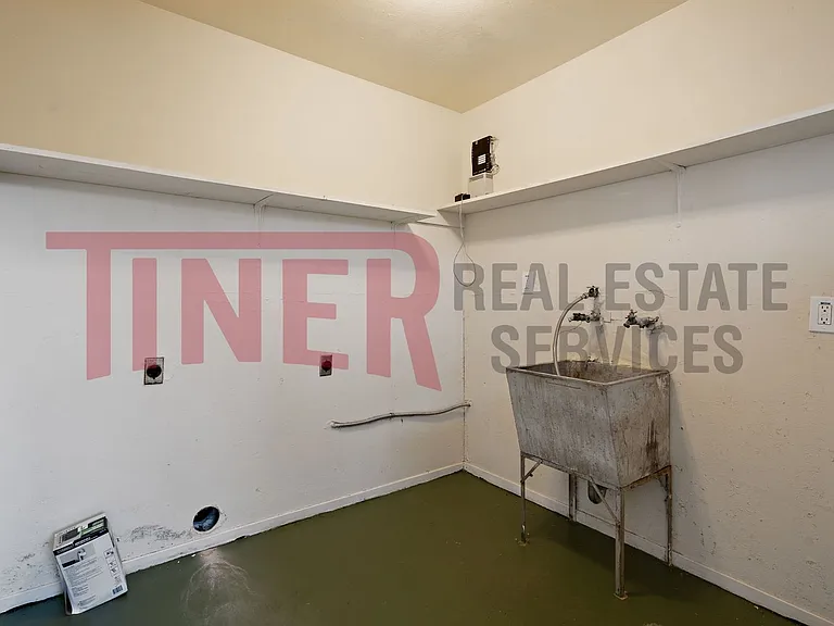 2848 Clover Ln — Photo 15