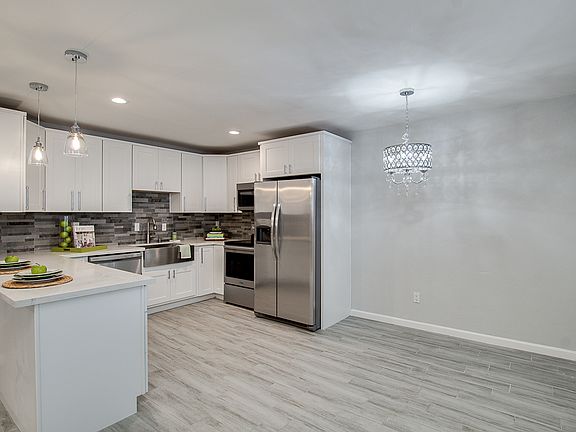 5th image of 6510 N 3rd Ave Unit 4
