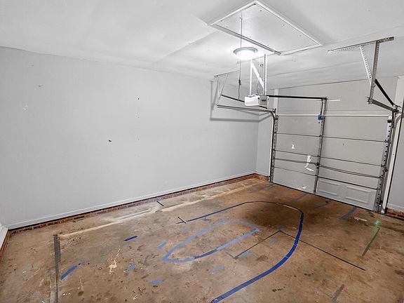 3rd image of 103-105 Ashton Ln