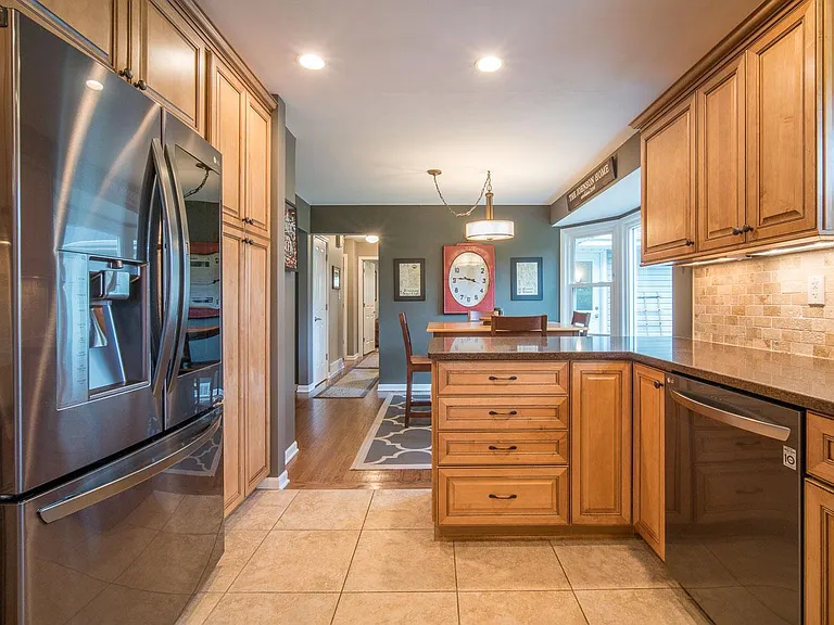 10254 N Sunnycrest Dr — Photo 5