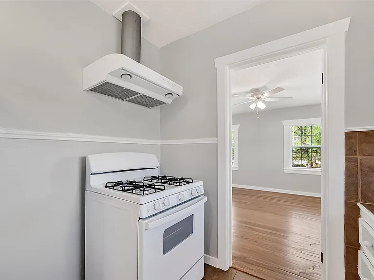 2316 Freeman St #6 — Photo 14