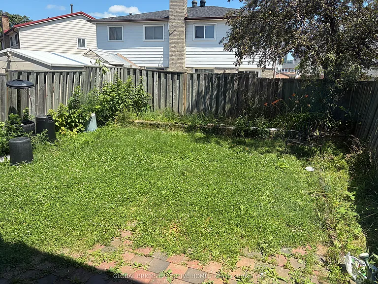 730 Queensbridge Dr — Photo 12