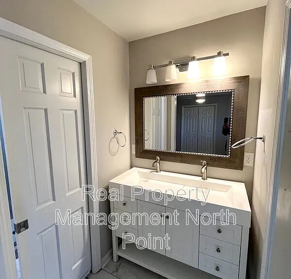 3434 Palace Ct — Photo 15