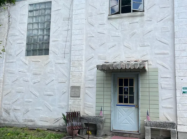 124 Summerlee Ave, Oak Hill, WV 25901