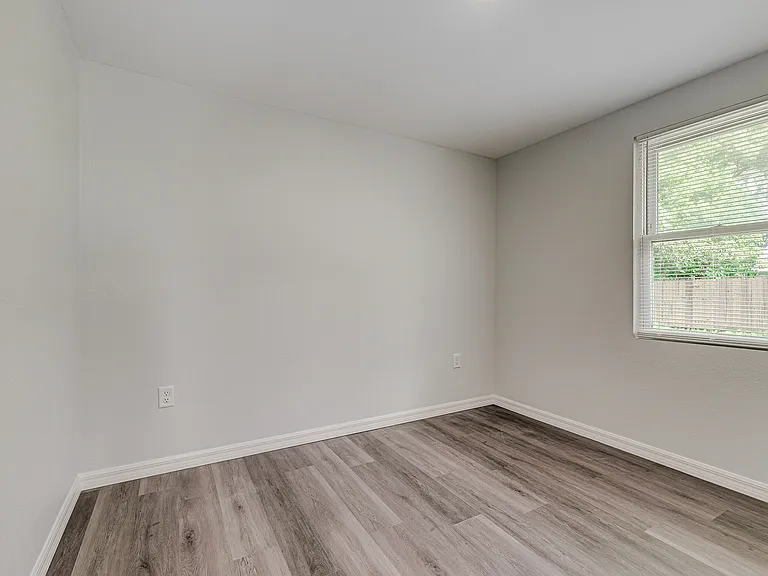 2222 E Peachtree St — Photo 13