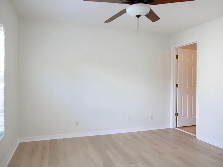 9426 Charlesberg Dr — Photo 14