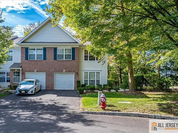 301 Creststone Cir, Princeton, NJ 08540