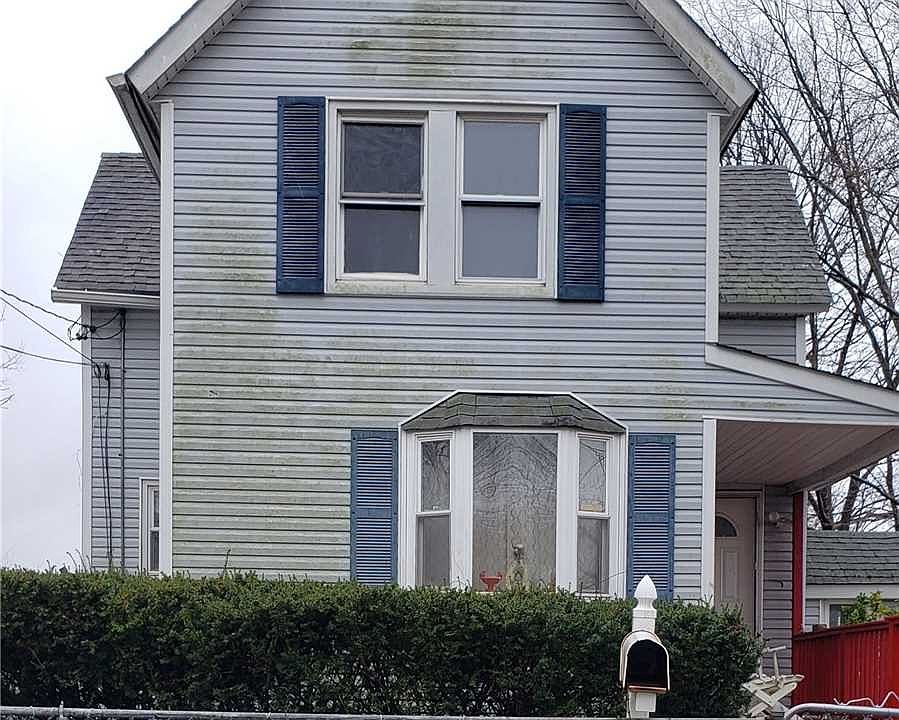 2nd image of 2 Chalres Ave