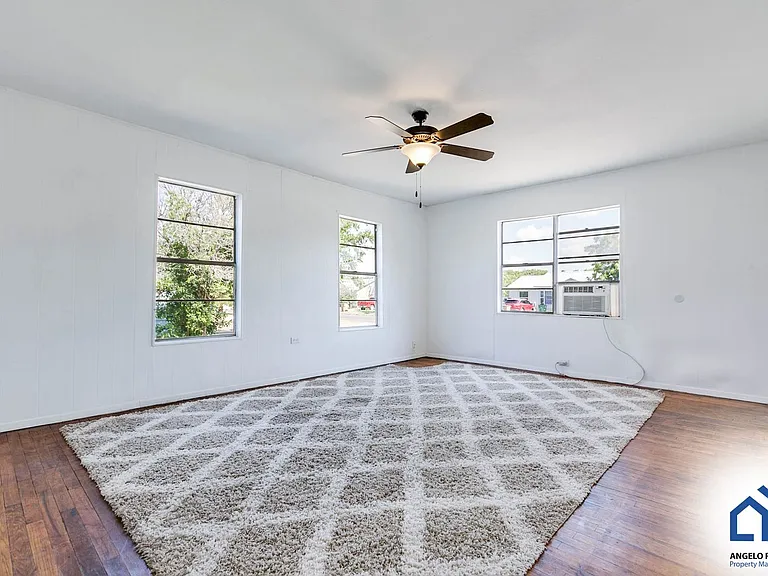 107 Belaire Ave — Photo 6