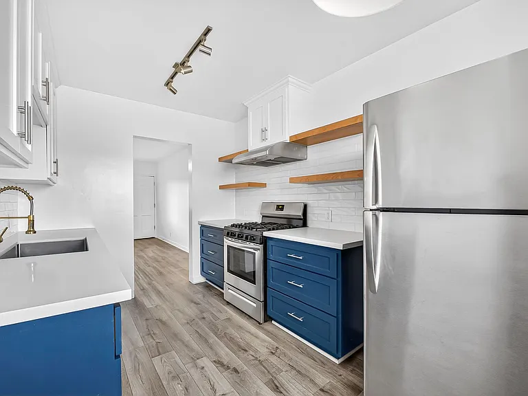 936 Cedar Avenue — Photo 1